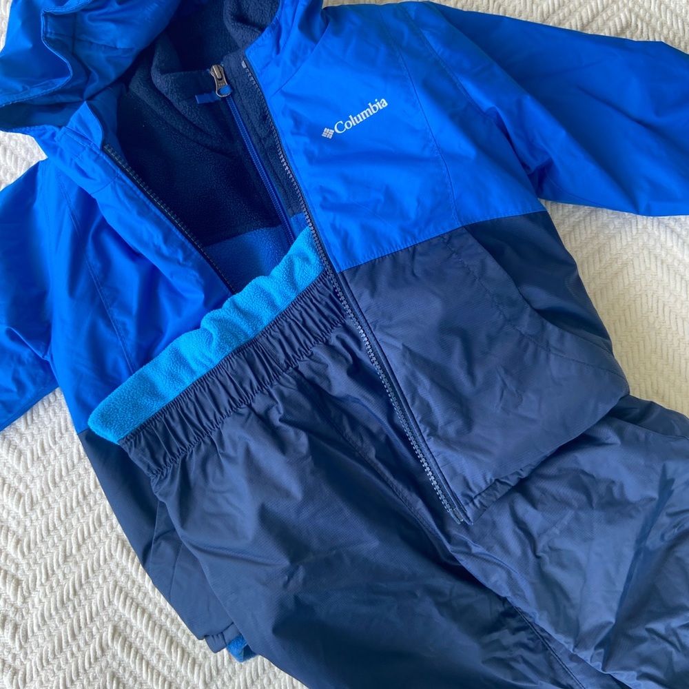Columbia kid snowsuit